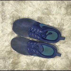 blue and white roshes